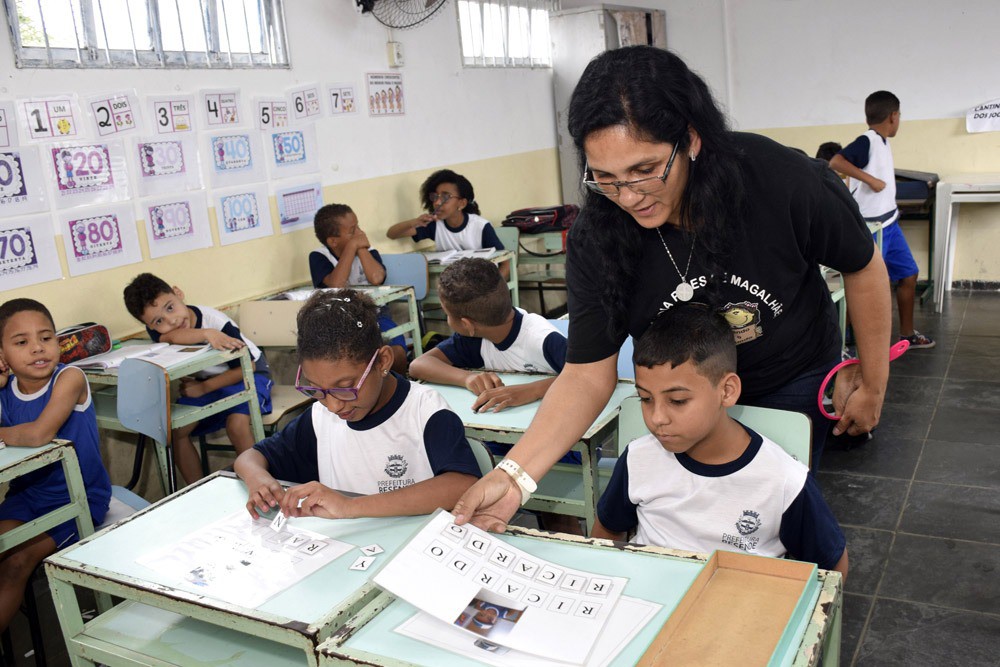 PROFESSORA DA REDE  MUNICIPAL É DESTAQUE EM PRÊMIO DO MEC